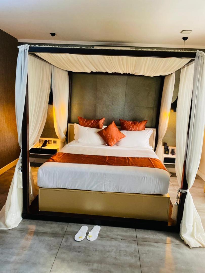 Boun'S Hotel Яунде Екстер'єр фото
